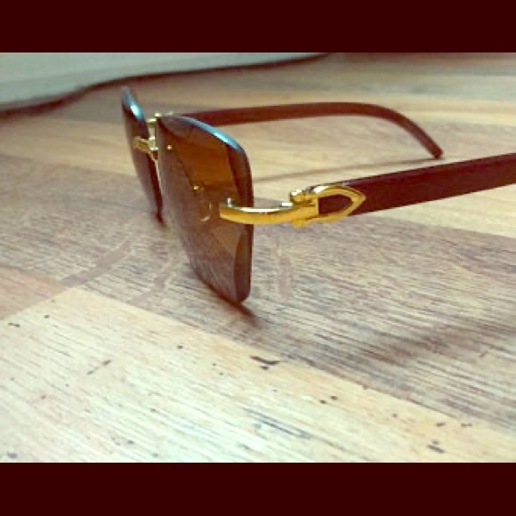 Two Gucci sunglasses - Picture 1 of 2